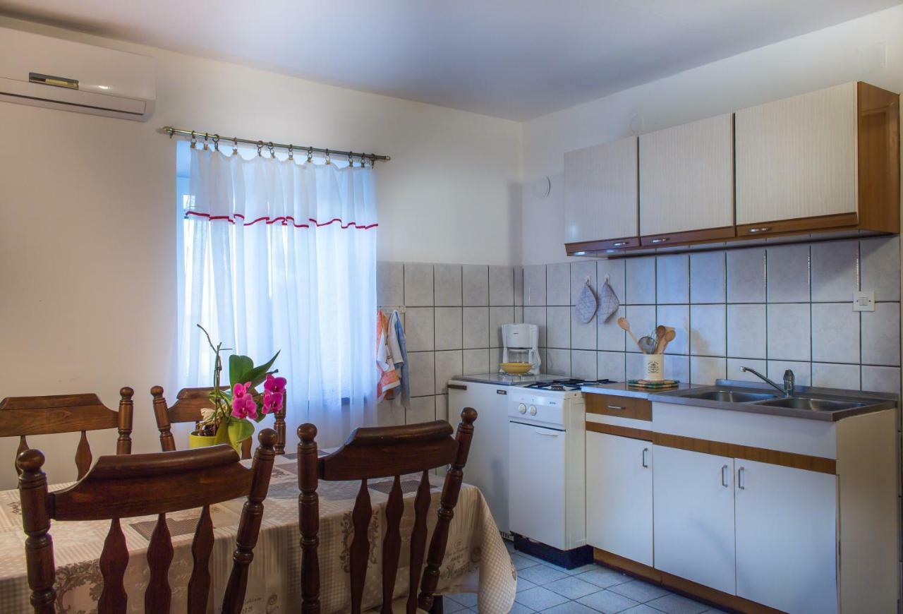Apartman Dina Risika Exteriér fotografie