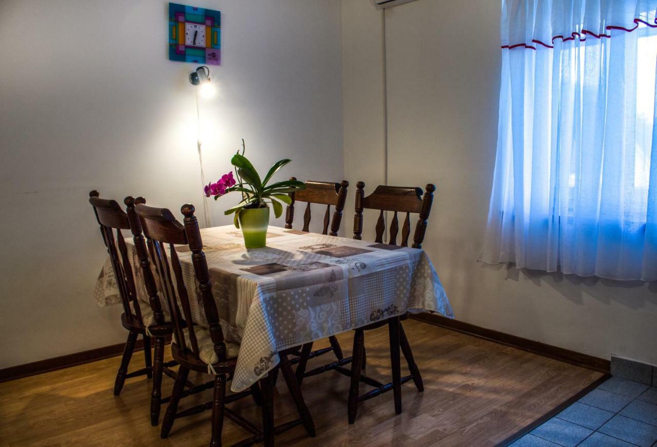Apartman Dina Risika Exteriér fotografie